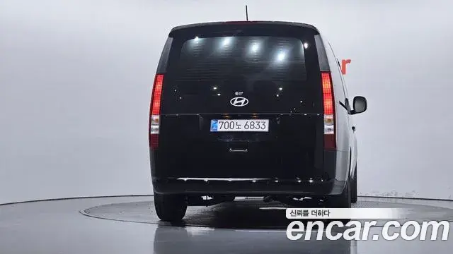 Hyundai Staria 2025 — Фото 4/20