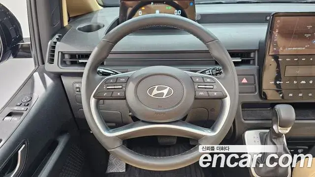 Hyundai Staria 2025 — Фото 13/20