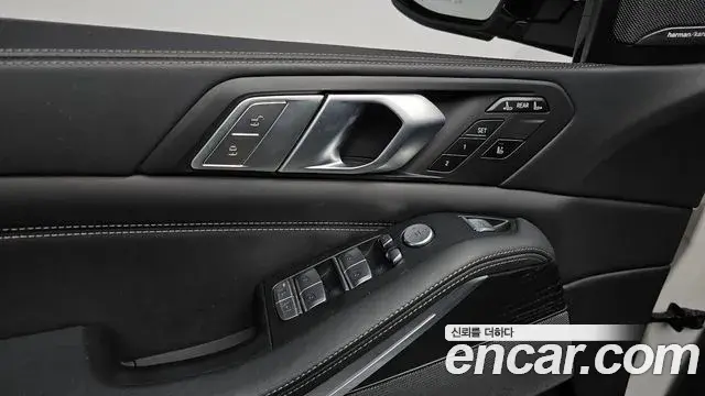 BMW X7 2021 — Фото 18/20