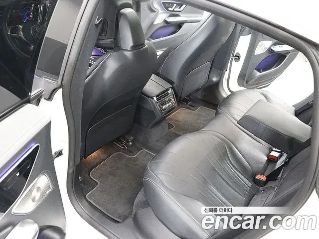 Mercedes-Benz EQE 2023 — Şəkil 7/20