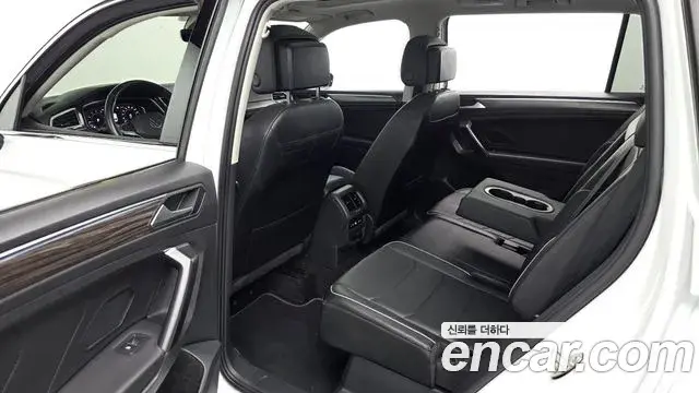 Volkswagen Tiguan Allspace 2023 — ფოტო 38/38