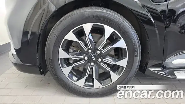 Kia Carnival 2021 — Photo 5/20