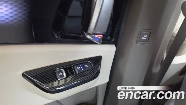 Kia Carnival 2021 — Photo 19/20