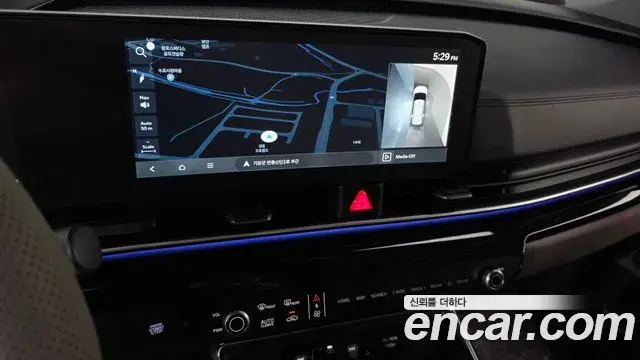 Kia Carnival 2024 — Photo 14/20