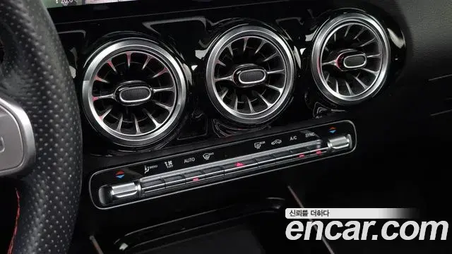 Mercedes-Benz GLA-Class 2022 — Фото 18/20