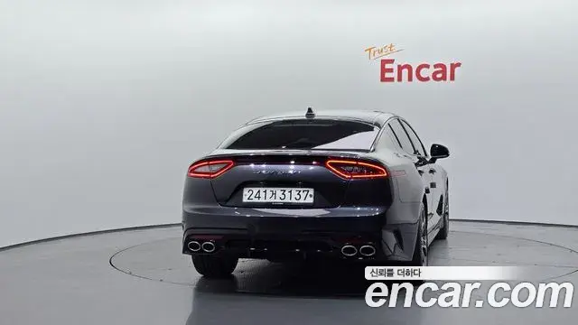 Kia Stinger 2019 — Photo 9/20