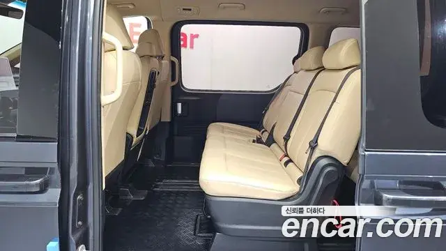 Hyundai Staria 2022 — Фото 11/20