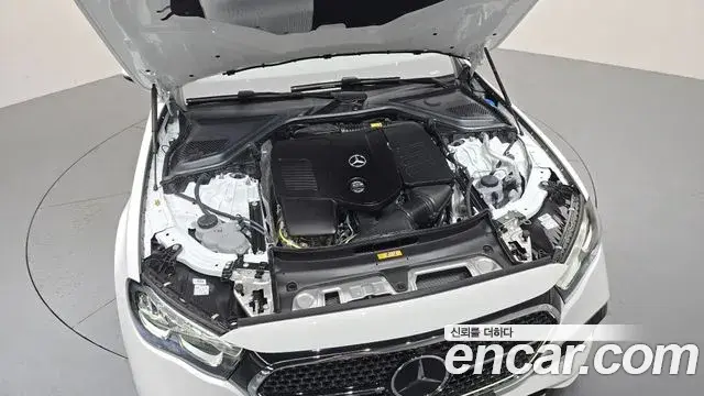 Mercedes-Benz E-Class 2026 — Photo 6/20