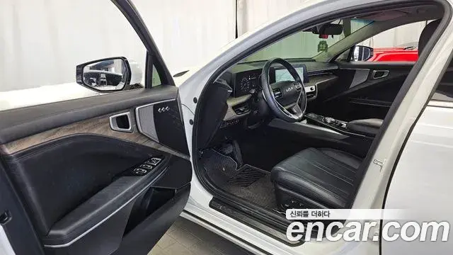 Kia K8 2021 — Photo 10/20