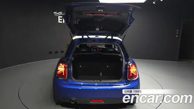 Mini Cooper 2019 — Photo 20/20
