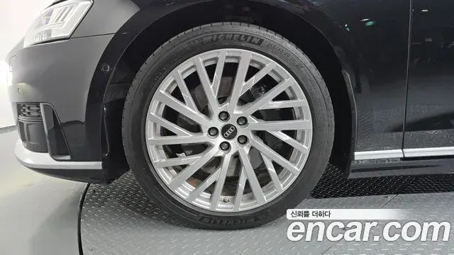 Audi A8 2021 — Photo 5/20