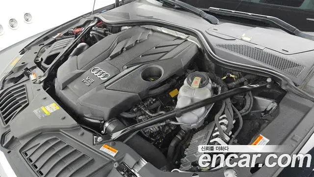 Audi A8 2021 — Photo 6/20