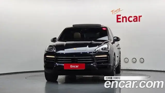 Porsche Cayenne 2022 — Photo 2/20