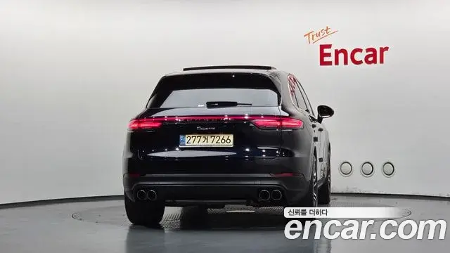 Porsche Cayenne 2022 — Photo 3/20