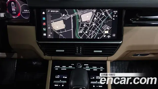 Porsche Cayenne 2022 — Photo 13/20