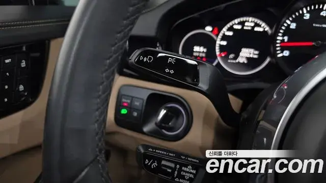 Porsche Cayenne 2022 — Photo 16/20