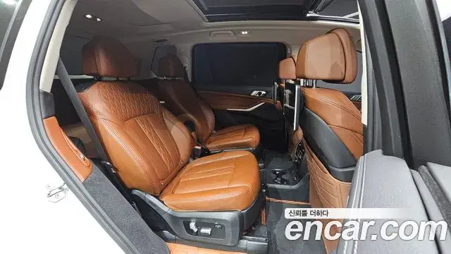 BMW X7 2020 — Фото 11/20