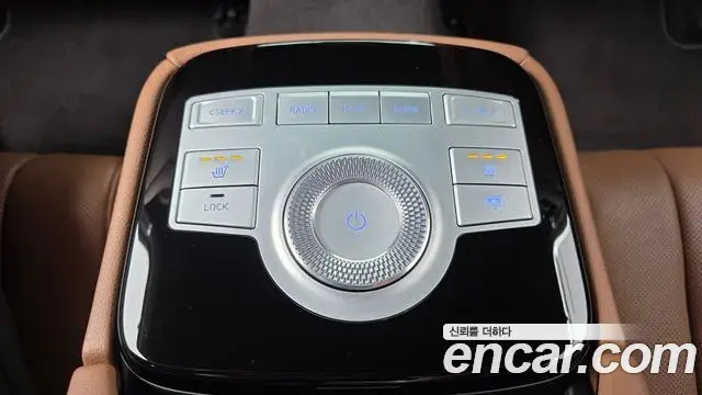 Genesis Electrified G80 2022 — Photo 19/20