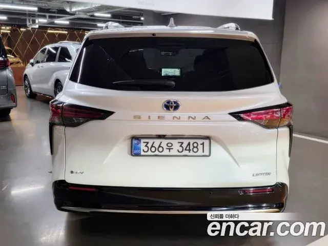 Toyota Sienna 2025 — Şəkil 3/18