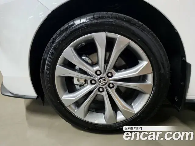 Toyota Sienna 2025 — Şəkil 16/18