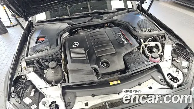 Mercedes-Benz E-Class 2022 — Photo 6/20