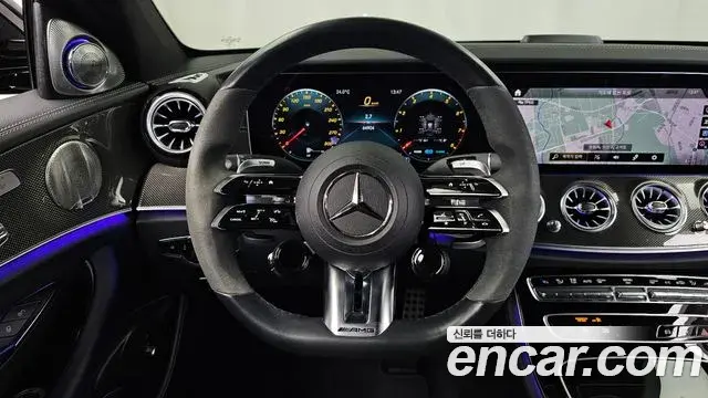 Mercedes-Benz E-Class 2022 — Photo 13/20