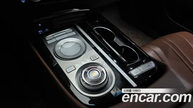 Genesis Electrified G80 2022 — Photo 9/20
