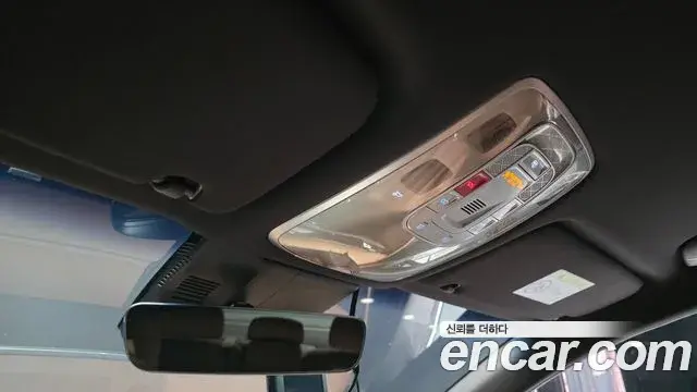 Genesis Electrified G80 2022 — Photo 18/20
