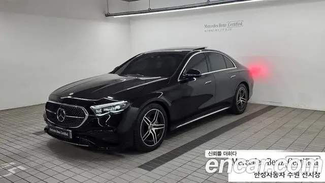 Mercedes-Benz E-Class 2025 — Photo 9/20