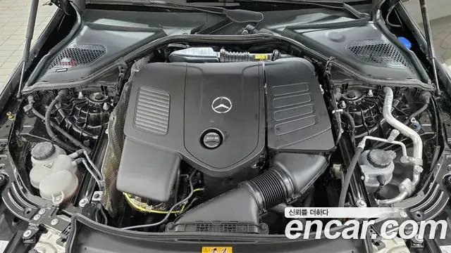 Mercedes-Benz E-Class 2025 — Photo 5/20