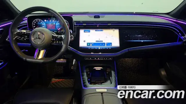 Mercedes-Benz E-Class 2025 — Photo 10/20