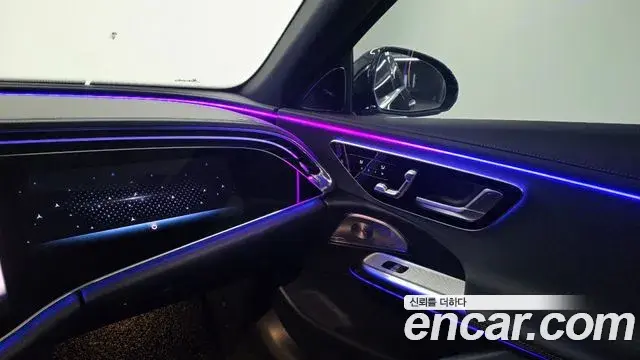 Mercedes-Benz E-Class 2025 — Photo 13/20