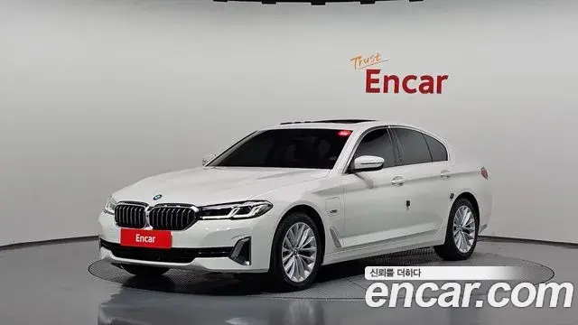 BMW 5 Series 2022 — Şəkil 1/20