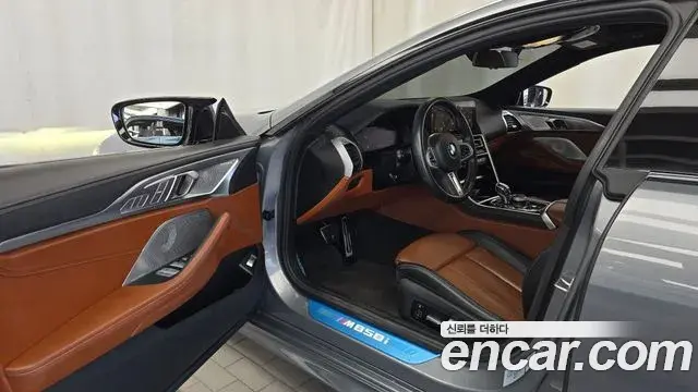 BMW 8 Series 2022 — Photo 10/20