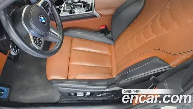 BMW 8 Series 2022 — Photo 18/20