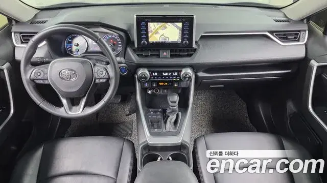 Toyota RAV4 2021 — Фото 10/20