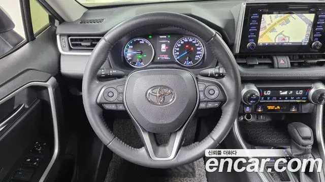Toyota RAV4 2021 — Фото 14/20