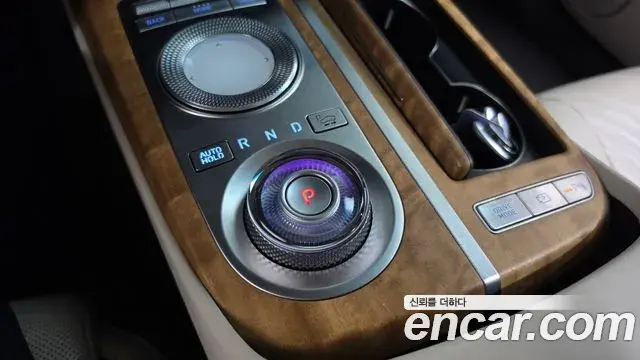 Genesis Electrified G80 2021 — Photo 9/20