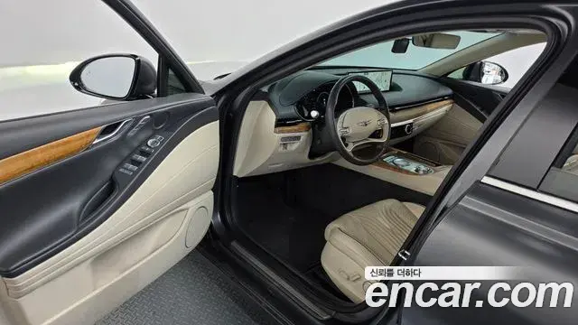 Genesis Electrified G80 2021 — Photo 10/20