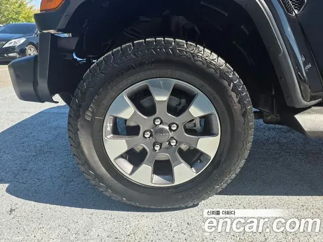 Jeep Wrangler 2020 — Photo 10/17