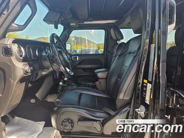 Jeep Wrangler 2020 — Photo 12/17
