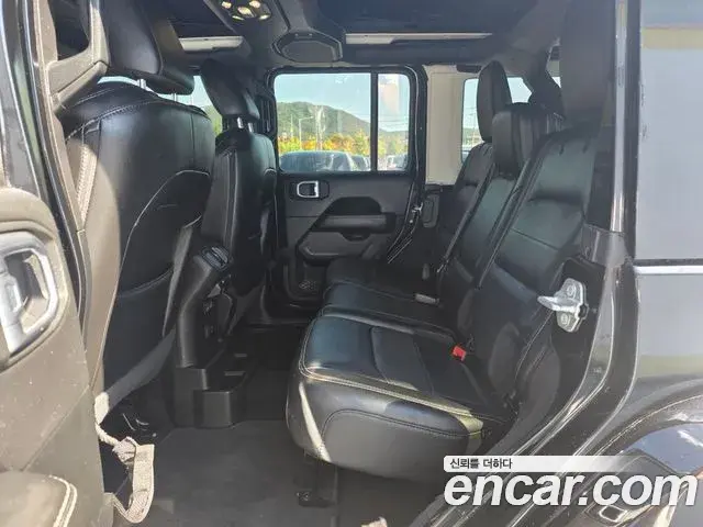 Jeep Wrangler 2020 — Photo 13/17