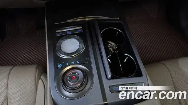 Genesis Electrified G80 2022 — Photo 9/20