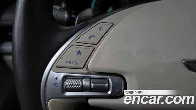 Genesis Electrified G80 2022 — Photo 17/20