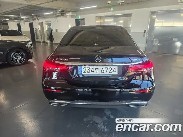 Mercedes-Benz E-Class 2023 — Фото 3/11