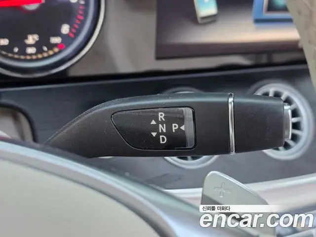 Mercedes-Benz E-Class 2018 — Şəkil 11/12