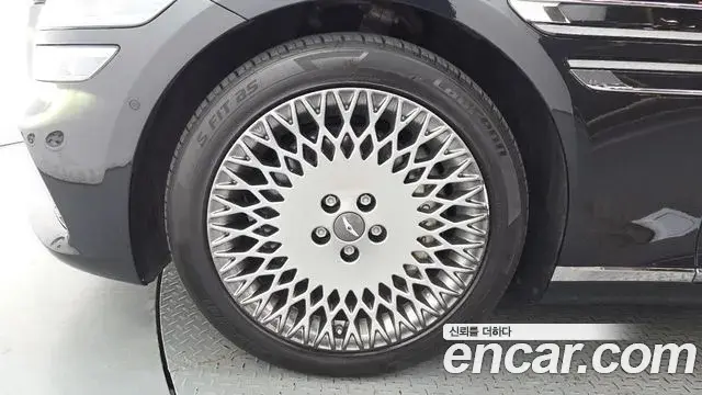Genesis Electrified G80 2021 — Photo 5/20