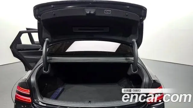 Genesis Electrified G80 2021 — Photo 18/20