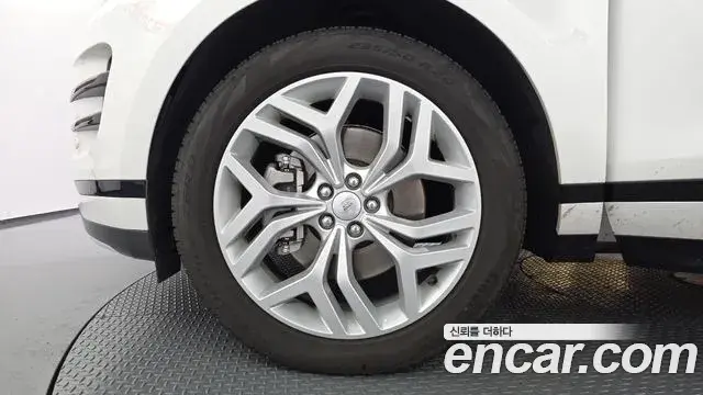 Land Rover Range Rover Evoque 2023 — Photo 5/20