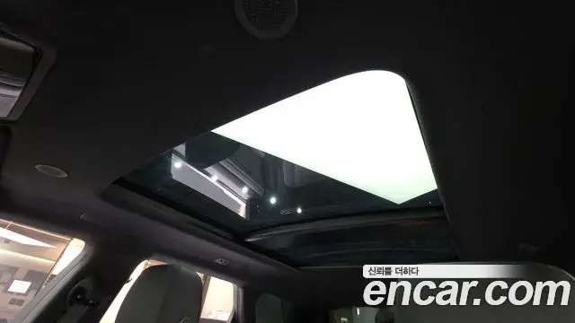 Land Rover Range Rover Evoque 2023 — Photo 19/20